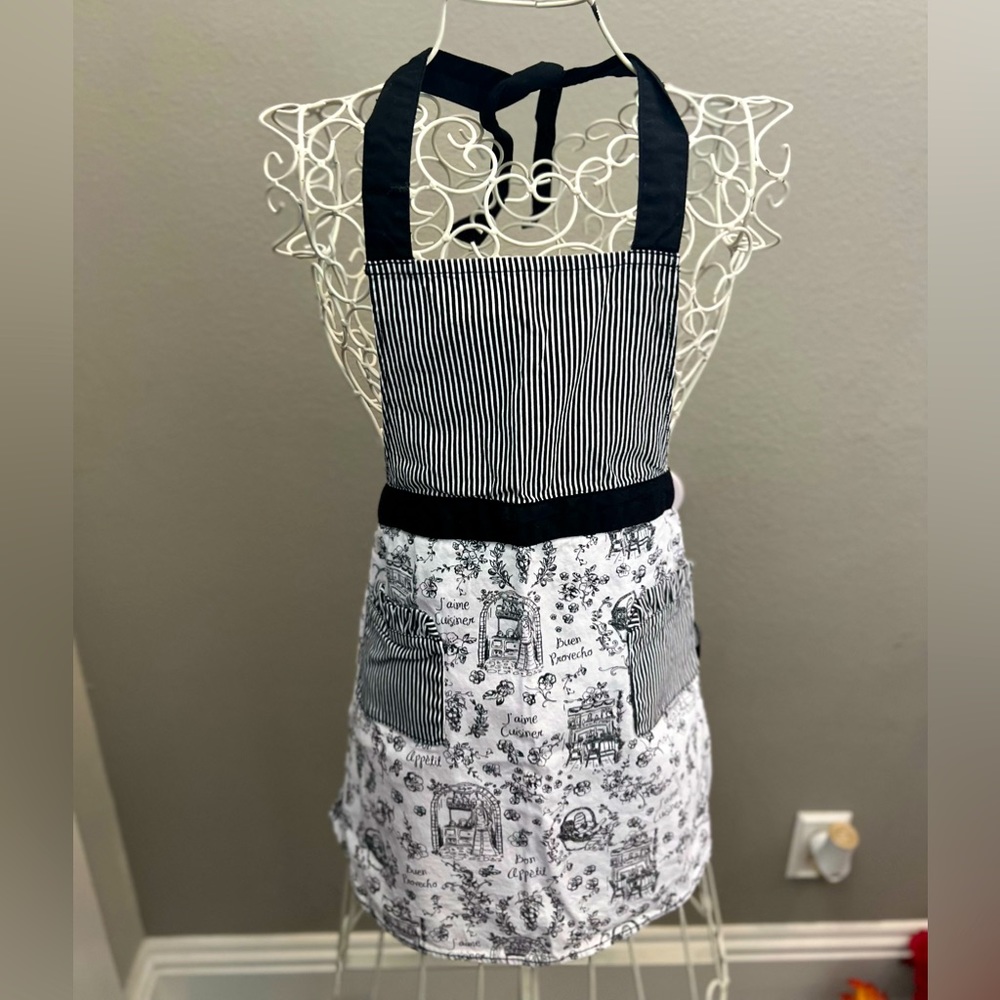 Kids size 3-4 apron